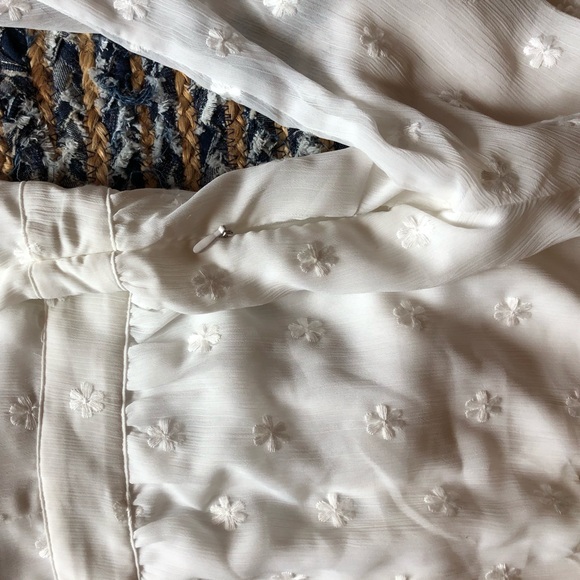 White forever 21 embroidered romper - Picture 4 of 4